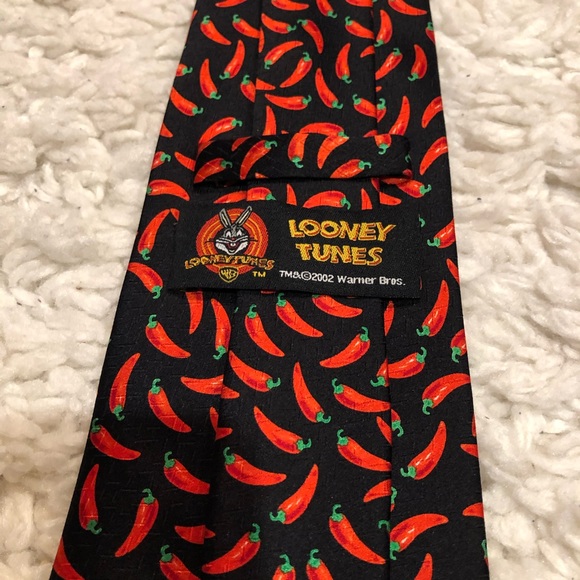 Vintage Taz Warner Bros Looney Tunes chili pepper 100% silk tie - Picture 3 of 4